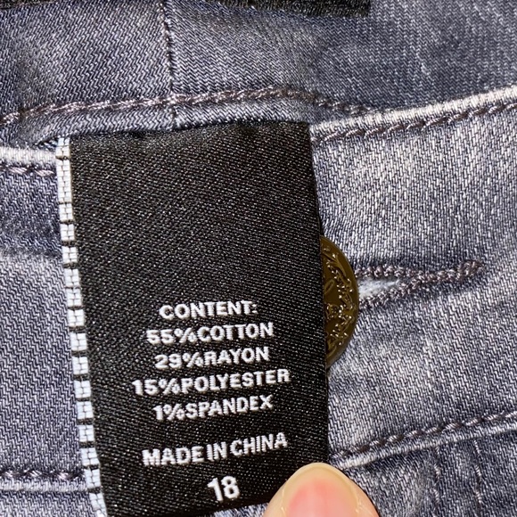 🔴NWOT🔴Torrid Grey Jeggings - Picture 2 of 5